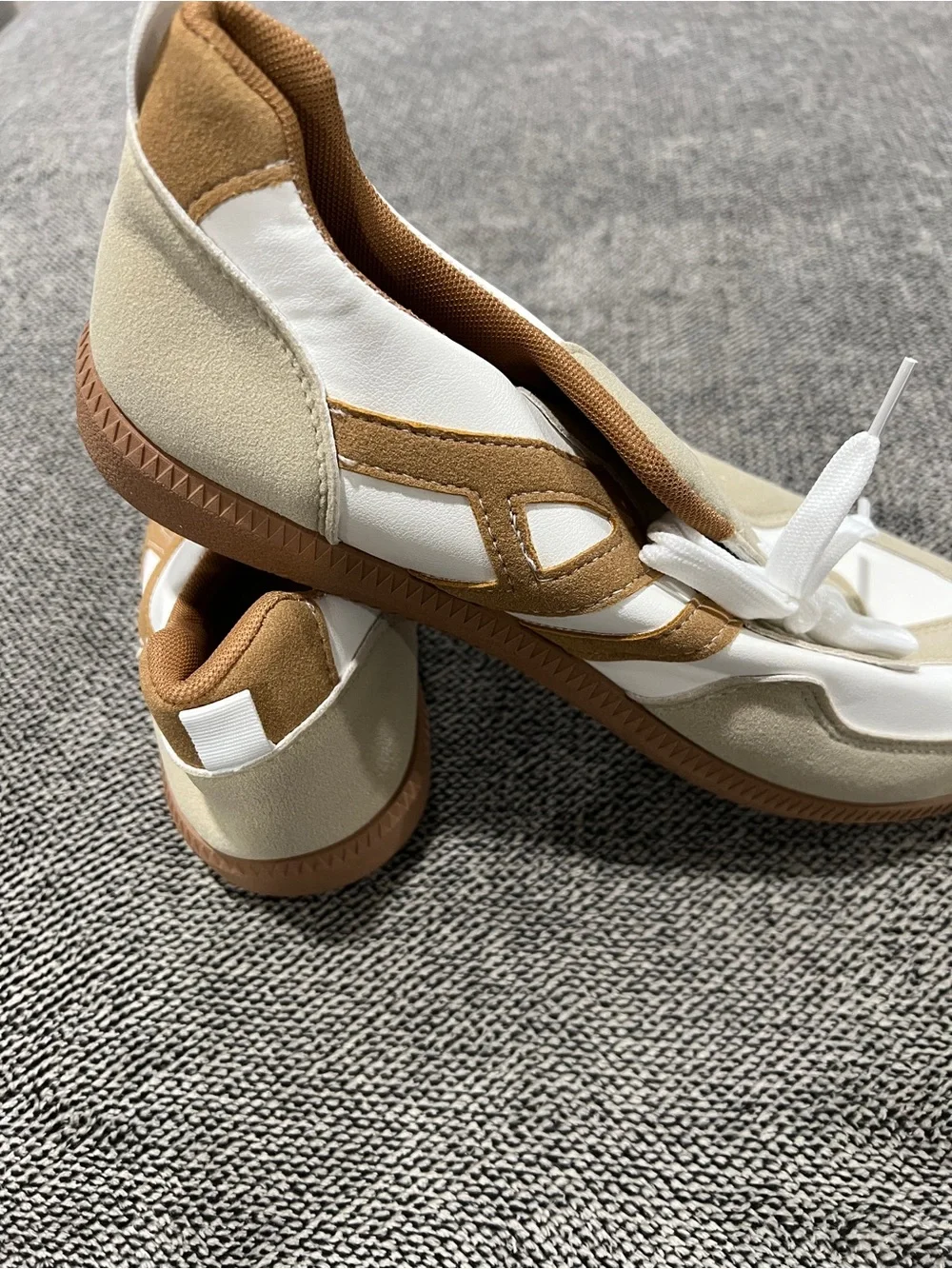 Women’s Neutral Tan & White Athletic Sneakers - EU41